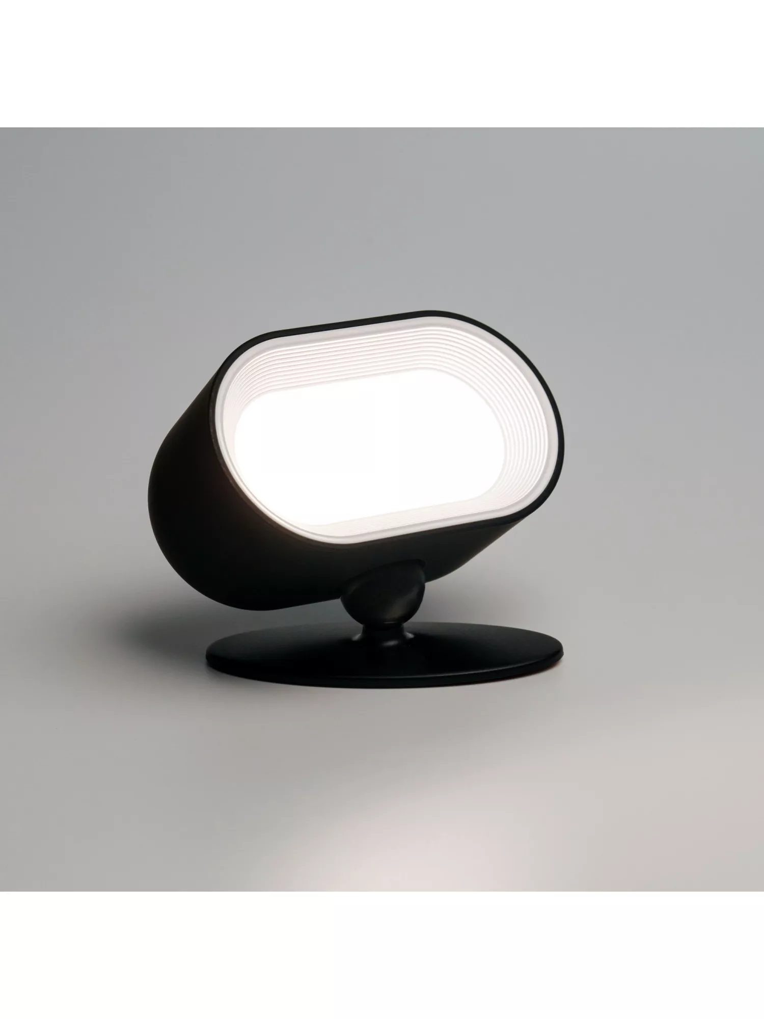 Беспроводной RGB-светильник со встроенным аккумулятором LED Line Mini Black